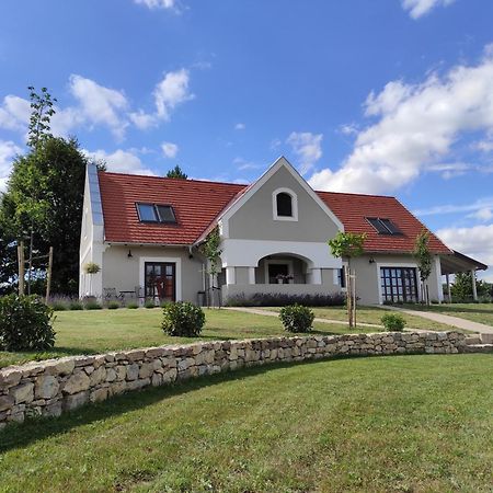 Villa Tilia Vászoly 外观 照片
