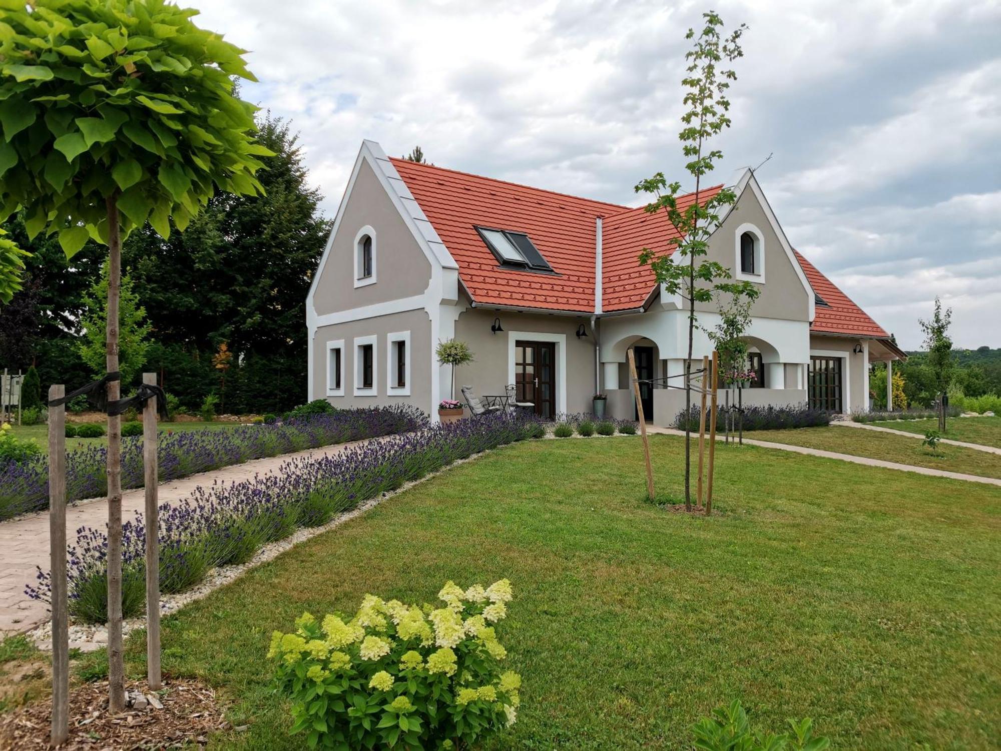Villa Tilia Vászoly 外观 照片